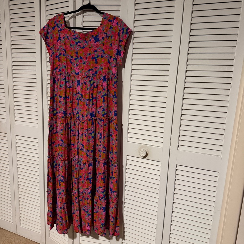 NWOT Gorgeous fall pink short sleeve 3 tier maxi dress from Natural Life